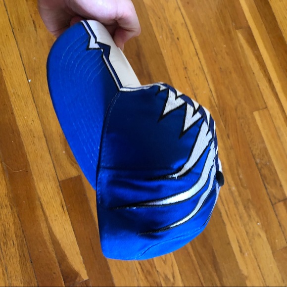 Customizable SnapBack hat - Picture 6 of 7